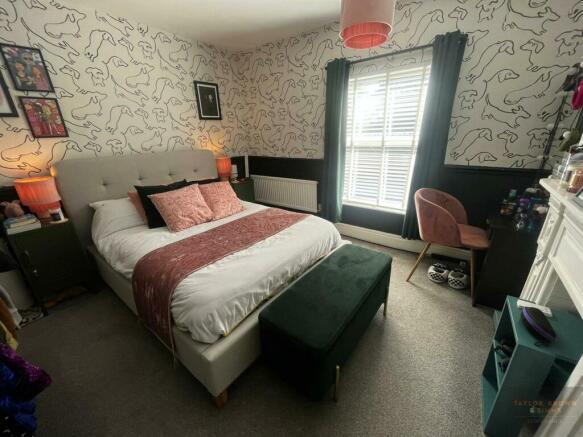 bedroom1.jpeg