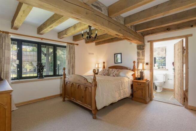 Overfield Lodge Bedroom 1-1.jpg