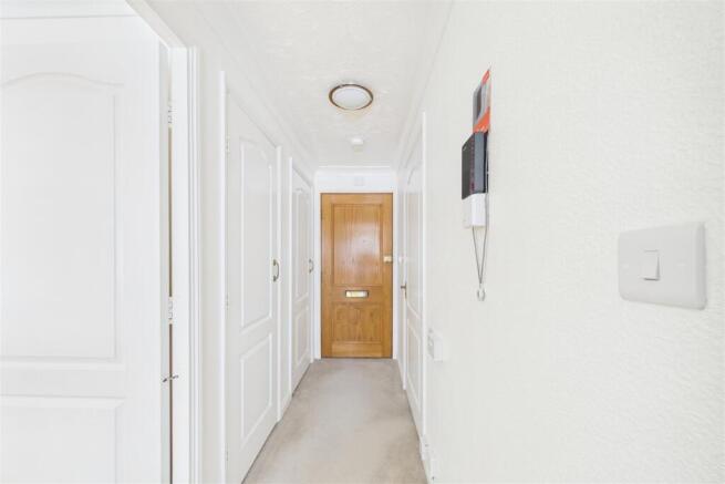 CAM01894G0-PR0289-STILL005.jpg