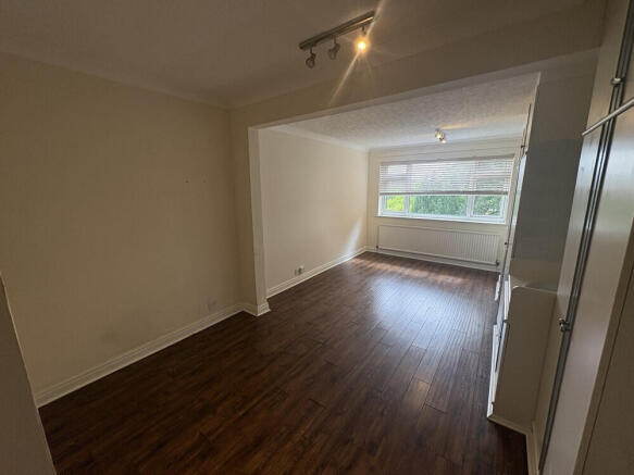 4 bed Detached to rent Image 9