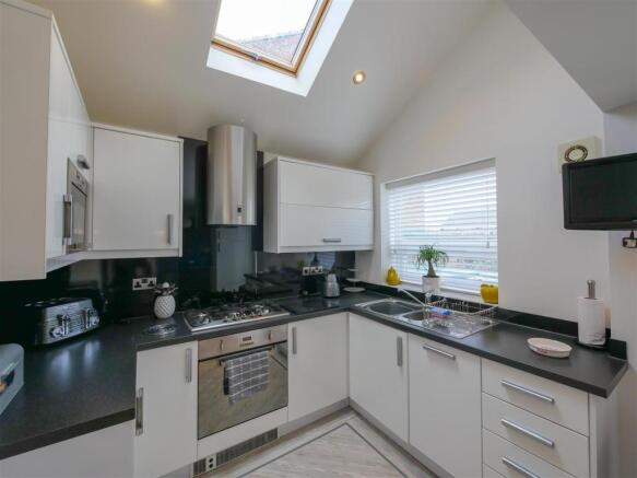 Kitchen/ Breakfast Room