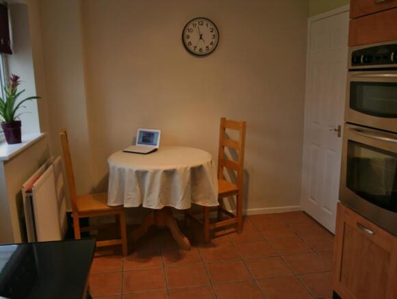 Kitchen Dining Area