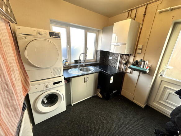 5 bed Semi-Detached for sale Image 11