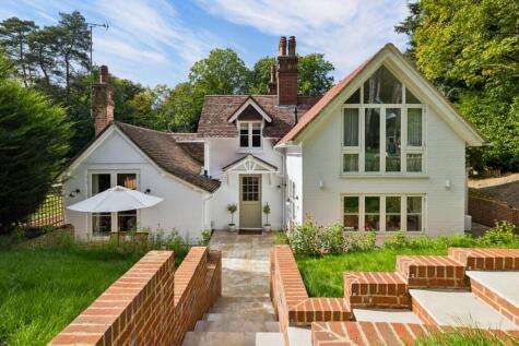 Hindhead Road, Hindhead, Surrey, GU26