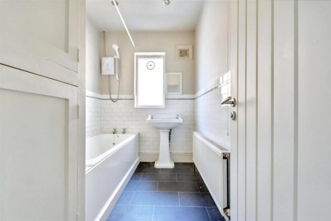 Bathroom_2.jpeg