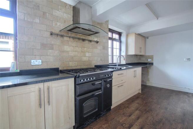 3 bed Semi-Detached for sale Image 7
