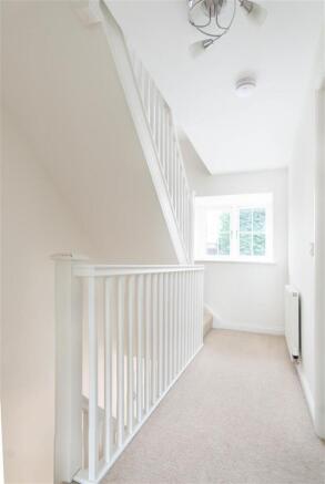 4 bed Town House for sale Image 8