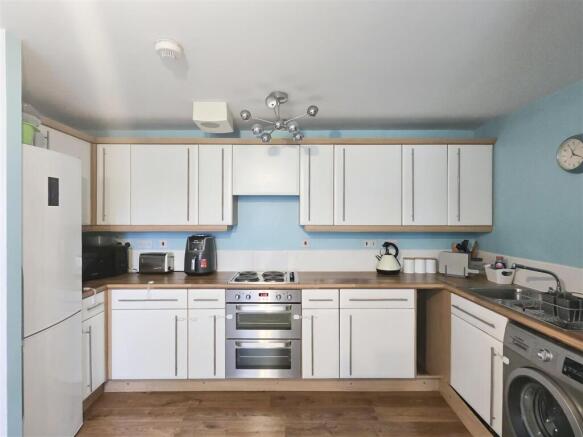 2 bed House for sale Image 6