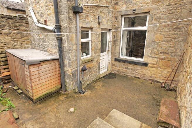 3 bed Terraced for sale Image 10