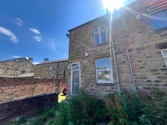 2 bed House for sale Image 4