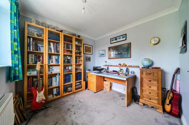 Bedroom 3/Study