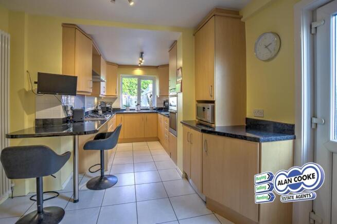 EXTENDED BREAKFAST KITCHEN