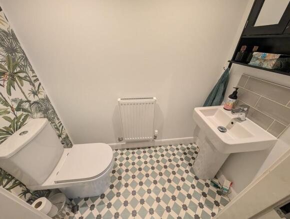 3 bed Semi-Detached for sale Image 8
