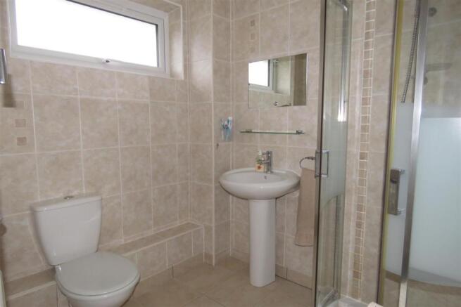 SHOWER ROOM.JPG