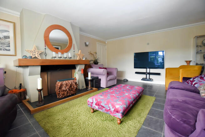 Lounge 3