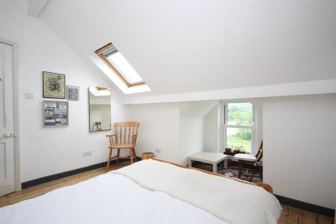 6 Newall Mount - Bed