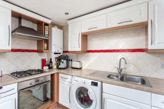 2 bed Flat for sale Image 6
