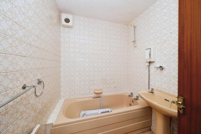 1 bed Flat for sale Image 9