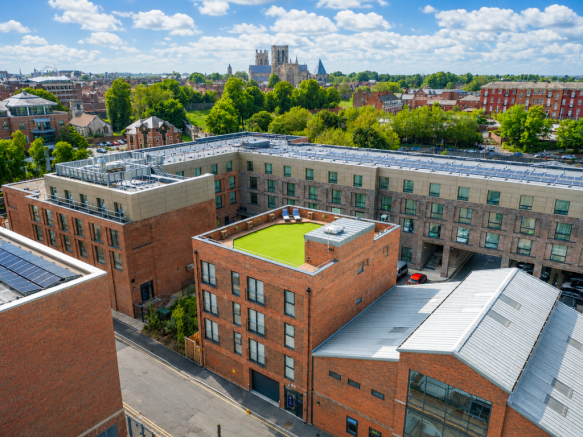 2 bed Apartment to rent Image 11