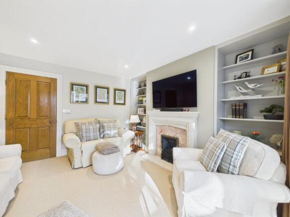 4 bed Detached for sale Image 11