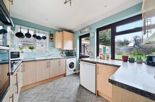 1421731-16-69aafb...