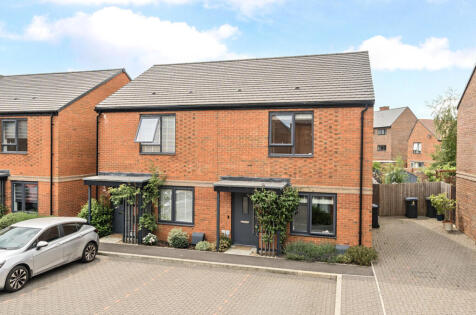 Padfoot Road, Godalming, Surrey, GU7