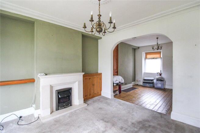 Lounge/Dining Area