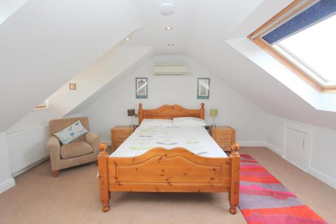 BED 5.JPG