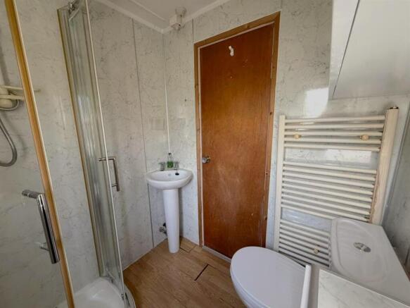 2 bed Park Home for sale Image 12