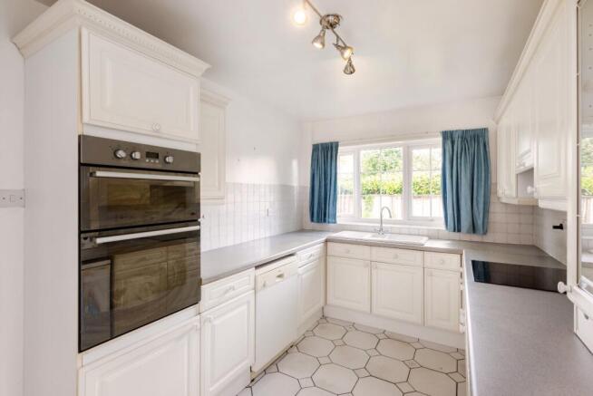 4 bed Detached for sale Image 4