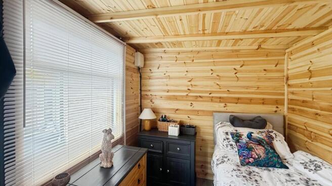 2 bed Town House for sale Image 10
