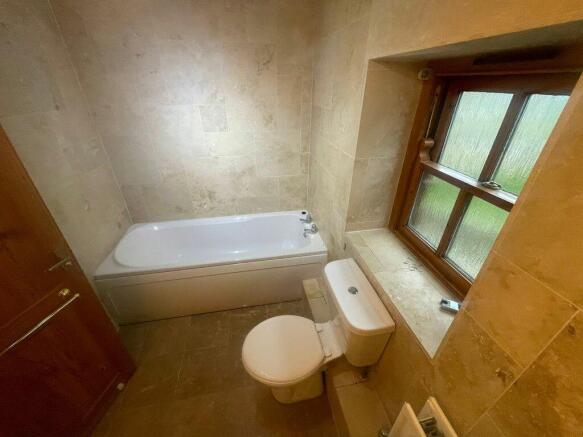 3 bed House to rent Image 9