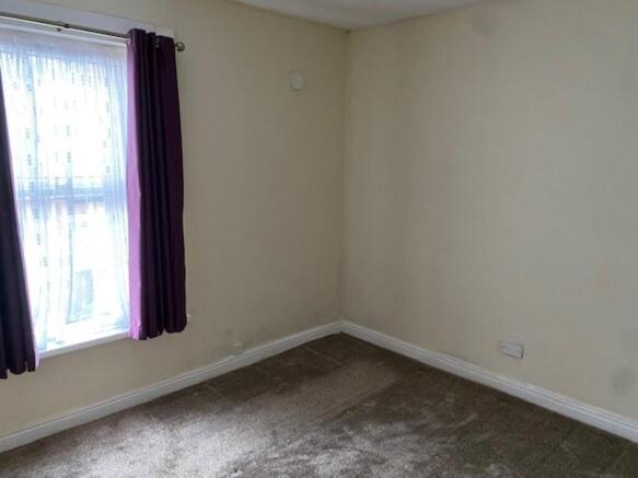 2 bed End of Terrace to rent Image 5