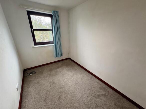 2 bed End of Terrace to rent Image 5
