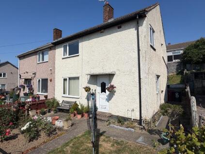 8 Springfield Crescent, S44 6RY
