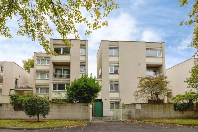 4-bed flat on Cedars Road, London, SW4, £475,000