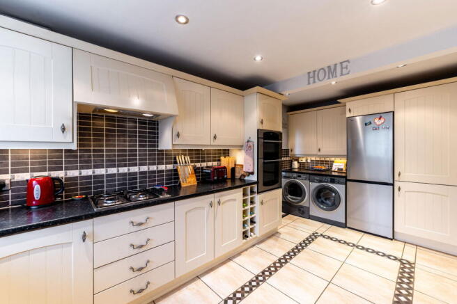 Deavall Way, Cannock, WS11 7ZB photo 4