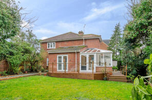 40, The Croft, Barnet EN5 2TL