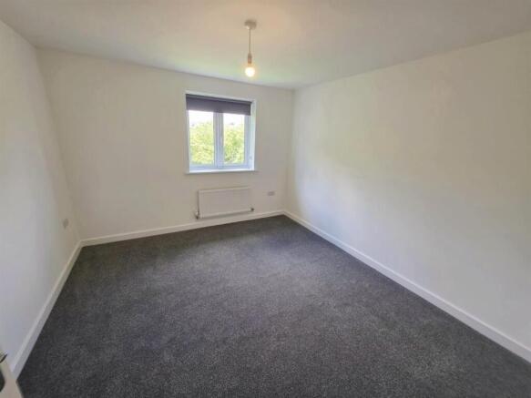 3 bed Detached to rent Image 7