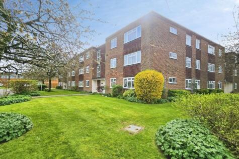 Ellison Way, Tongham, Surrey, GU10