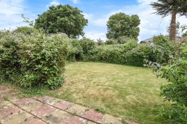 17 Longmeadow Garden
