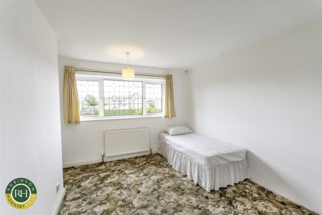 4 bed Detached for sale Image 12