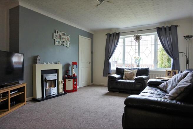 Lounge/Dining Room