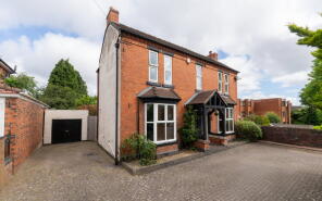 97, Blackberry Lane, Halesowen B63 4NZ