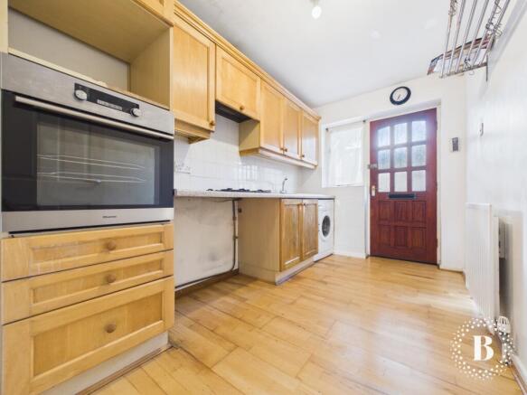 3 bed Semi-Detached to rent Image 5