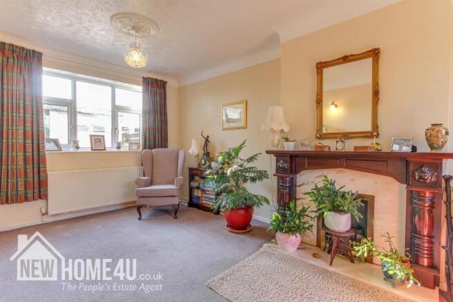 LOUNGE: