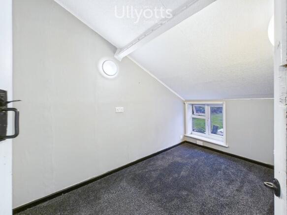 3 bed Terraced for sale Image 10