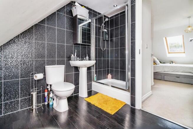 Master En-suite