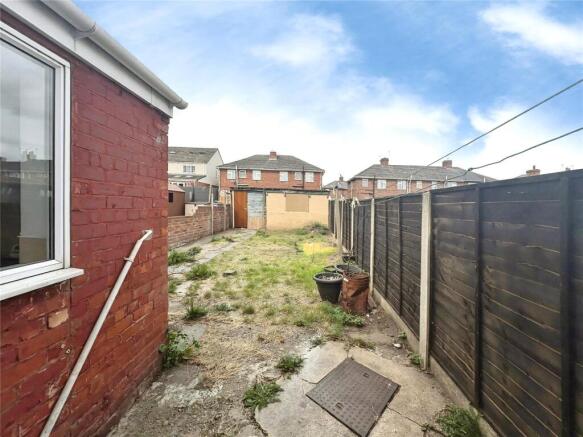 3 bed Terraced to rent Image 11