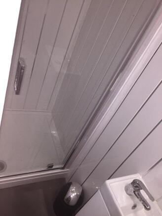 4 bed House Share to rent Image 9